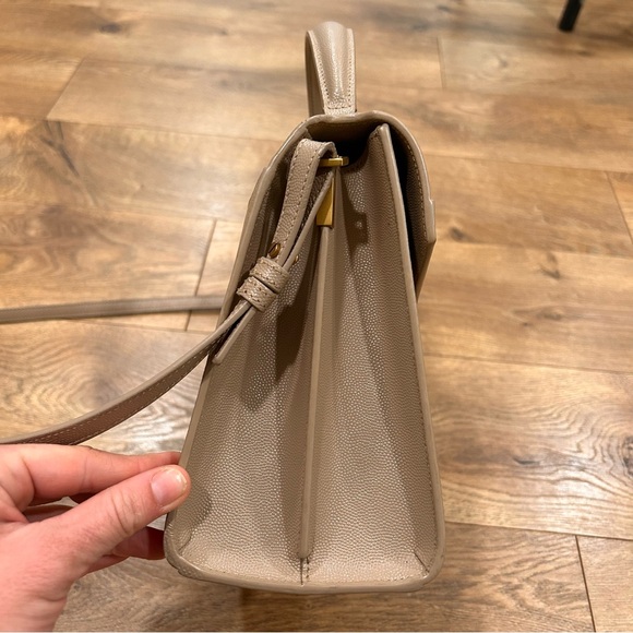 * SOLD * YVES SAINT LAURENT Cassandra Medium top handle bag - Picture 7 of 17